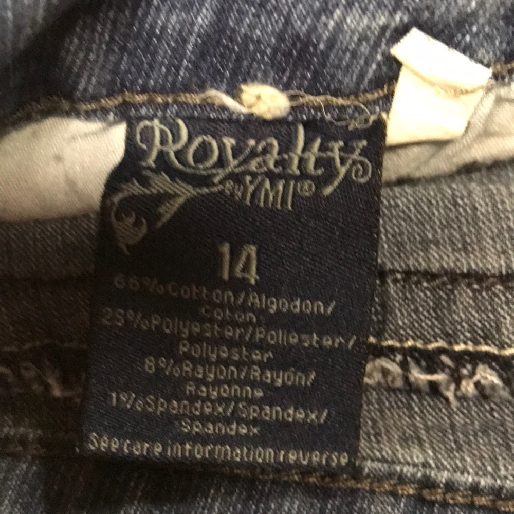 Capris Jeans - Picture 5 of 7